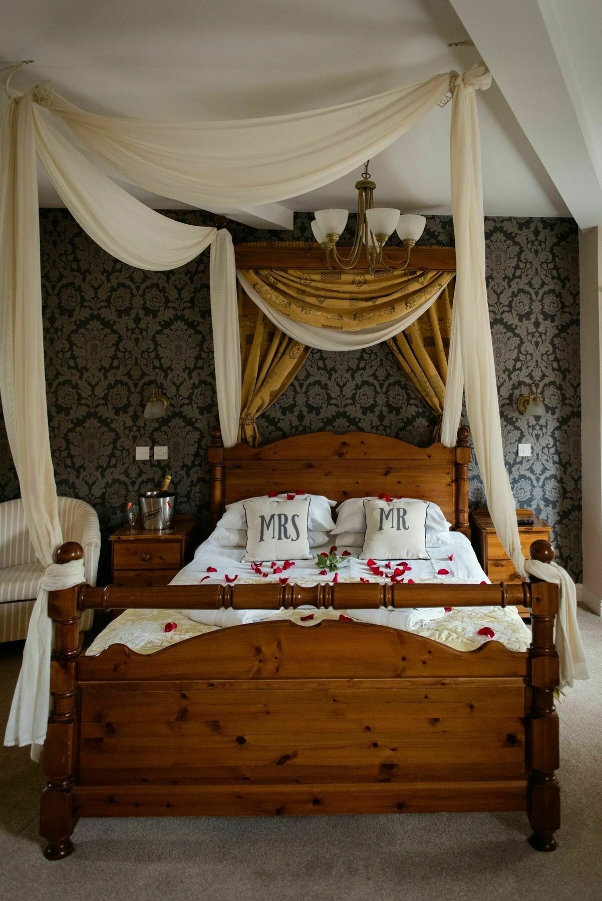 Whiston Hall Экстерьер фото