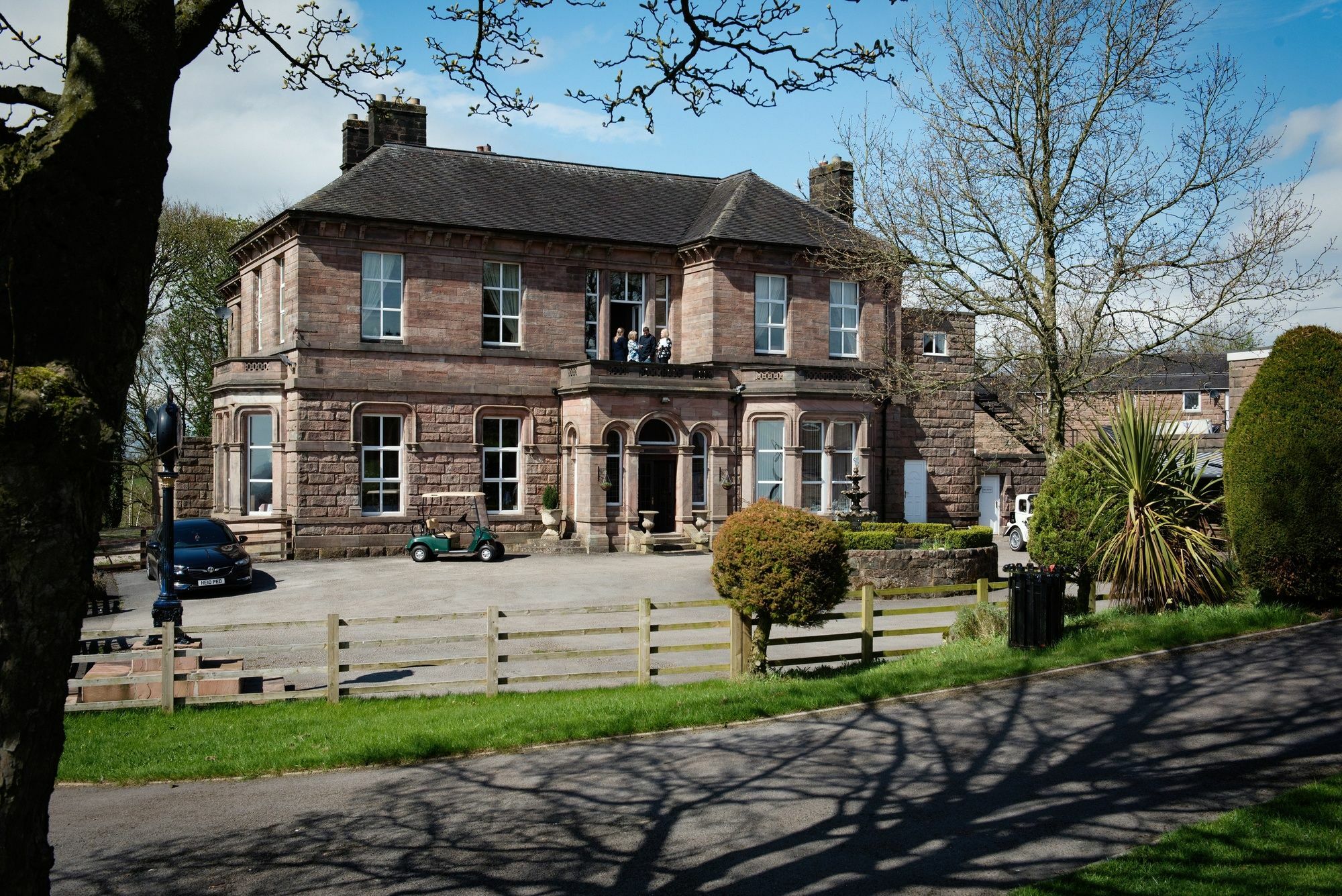 Whiston Hall Экстерьер фото